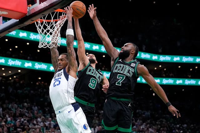 Celtics dovedesc tenacitate și reușesc să ia conducerea cu 2-0 în Finala NBA după o victorie crucială în fața lui Doncic și Mavericks