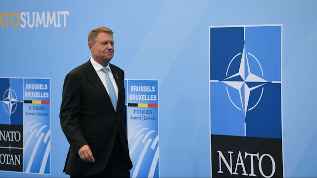 Șefia NATO: O poveste de-a râsu'-plânsu' despre candidatura lui Iohannis