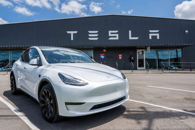 Comisia Europeană Reduce Semnificativ Tariful de Import pentru Automobilele Tesla Produse în China