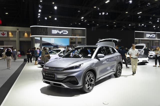 BYD aduce vehicule electrice și hibride în România, extinzând operațiunile europene cu showroom-uri în mari orașe până în 2025