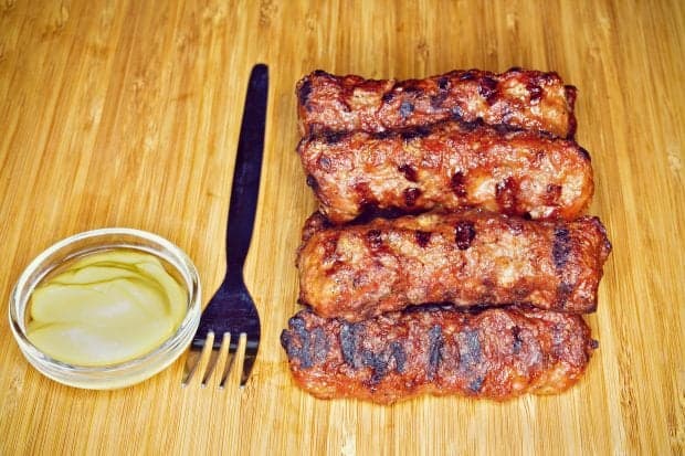  Rețeta Tradițională de Mici de Casă, Secretul Bucătăriei Românești complet explicat