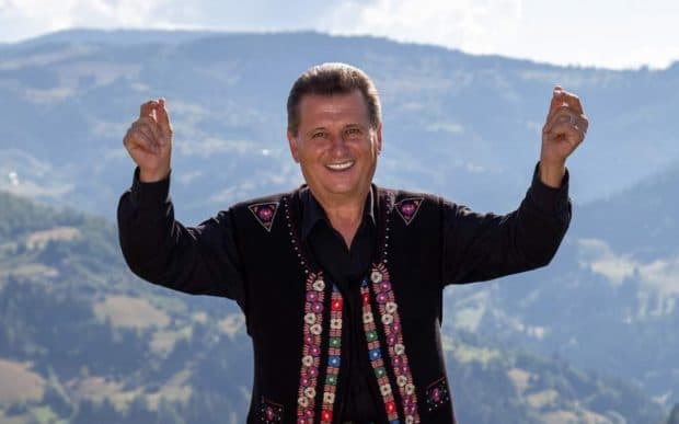  un nou sezon Pofțiți pe la noi debutează pe 2 iunie! Descoperă vedetele, întrecerile savuroase și destinațiile fascinante care transformă fiecare episod într-o aventură captivantă și memorabilă!