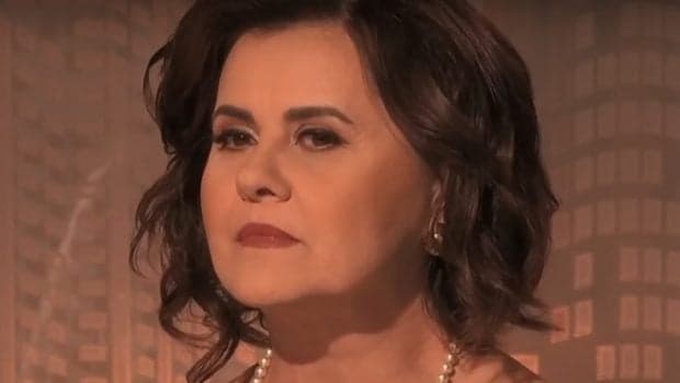  Încercările din Preajma Sărbătorilor - Cum Se Liniștește Inima Interpretei de Muzică Populară în Fața Pierderii.