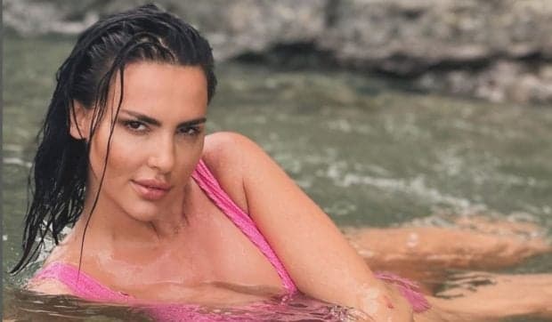 Lavinia Pîrva în Costume de Baie Atrag Toate Privirile în Vacanțele Exotice din Această Vară