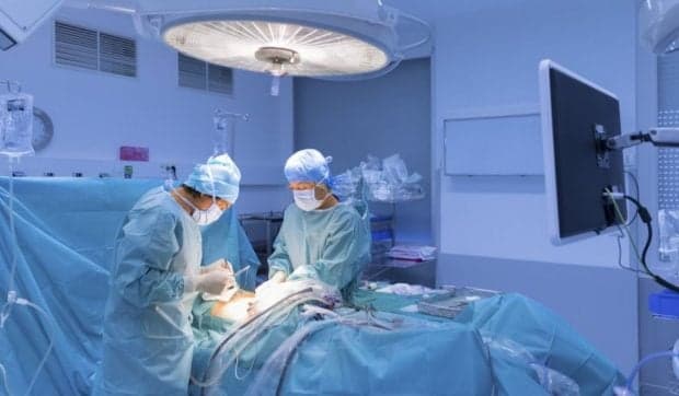 Dispozitivul Revoluționar Folosit în 6.000 de Transplanturi, Distins în Marea Britanie