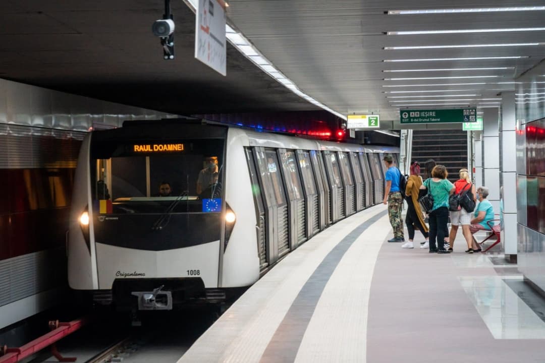  Femeie de 40 de ani s-a aruncat în fața metroului și a perturbat circulația!