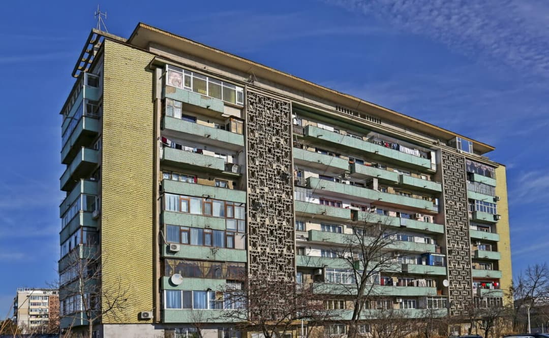 Reabilitarea termică a blocurilor fără autorizație – Soluții pentru calmarea conflictelor între vecini privind culorile fațadelor!