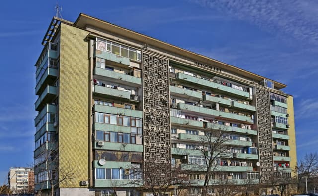  Reabilitarea termică a blocurilor fără autorizație – Soluții pentru calmarea conflictelor între vecini privind culorile fațadelor!