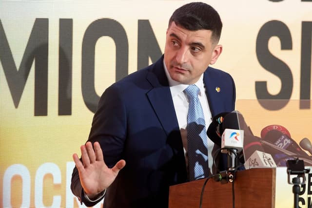 Unde A Dispărut George Simion După Succesul Său Electoral? Președintele AUR și Credința Sa în Dumnezeu