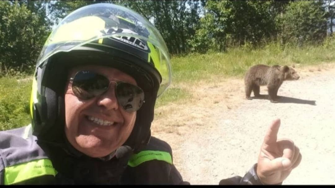 Un italian de 48 de ani, Omar Farang Zin, sfârșit tragic după ce a încercat să hrănească o ursoaică. Descoperă ce a făcut înainte!
