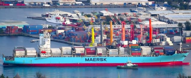  Impactul Tarifelor Trump și Așteptările pentru Creșterea Economică a SUA în 2025, Pe Fundalul Provocărilor Geopolitice și Reacțiilor Consumatorului American