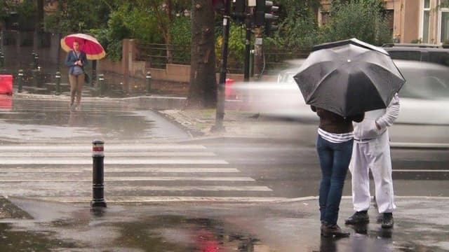  Precipitații Mixte și Polei, Intensificări ale Vântului și Risc de Brumă și Îngheț până Duminică Dimineața în Majoritatea Regiunilor din România