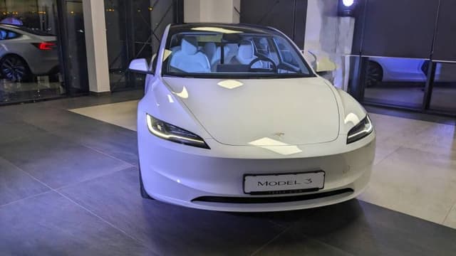 Tesla se Extinde în România, Deschide Showroom Nou la Timișoara și Planifică Expansiunea la Cluj-Napoca în ciuda Declinerii Vânzărilor Europene