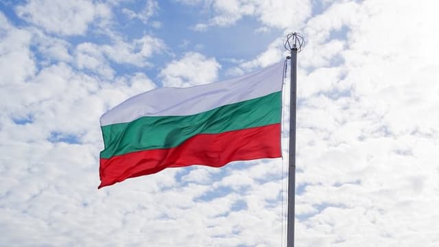  Salarii în Ascensiune cu 9,3% Până în 2025 și Depozite în Plină Expansiune în Viitorul Apropiat