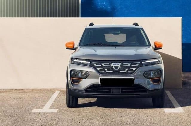  Vânzări Renault Urcă cu 6,5% în UE, Dacia Scade 2% la Nivel Global. Renault Excelent în Spania, Germania și Marea Britanie, în timp ce Sandero și Duster Conduc Vânzările Dacia în Europa!