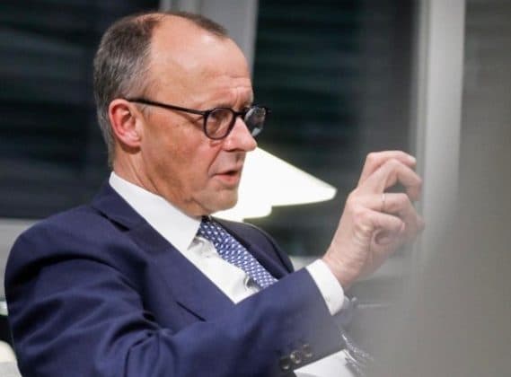 Viitorul Premier al Germaniei Solicită Acțiuni Imediate pentru a Redresa Economia și Competitivitatea în Contextul Crizei Bursiere și al Tarifelelor de Import Europene