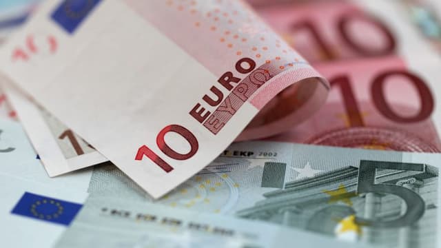  Cum Afectează Ieșirile de Capital Rezervele BNR și Economia României în 2025? - Pierderi de Peste 700 Milioane de Euro în Martie și Strategia BNR de Protecție a Cursului Valutar