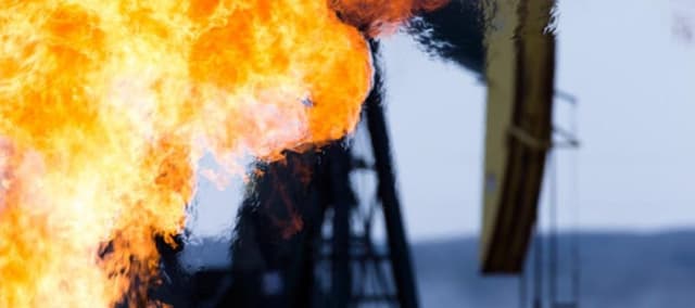  Rusia prognozează scăderi semnificative ale prețului petrolului amid sancțiuni și provocări economice