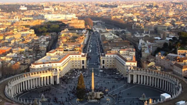 Papa Francisc și JD Vance și-au Urat de Bine  de Paște, În Ciuda Divergențelor Pe Tema Imigrației