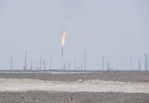  OPEC+ majorează producția cu 411.000 barili/zi de la 1 iunie 2025, surprizând piețele și provocând scăderi de prețuri.