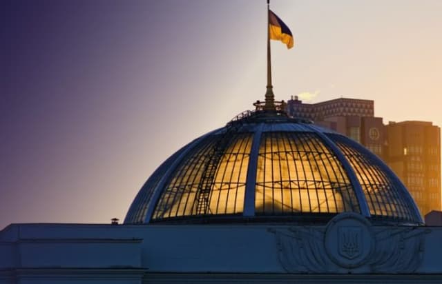  Acordul SUA-Ucraina pentru resurse minerale ajunge în Parlament, deschizând calea pentru investiții strategice și sprijin în apărare aeriană