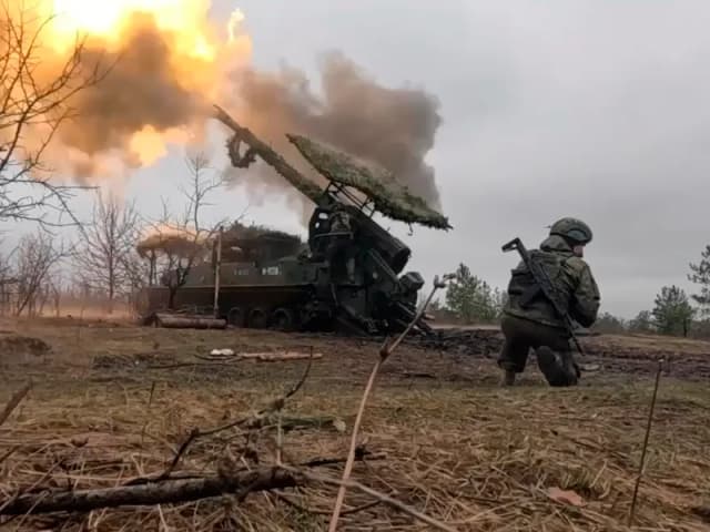  Sprijin Militar Masiv pentru Artileria Rusiei în Ucraina – 50% din Muniție și Tehnică Militară!