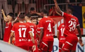 Dinamo București obține un punct vital contra CFR, complicând drumul Clujului spre titlu! Meciul de orgoliu aduce o remiză palpitantă în Superliga.