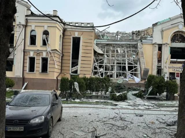  Tragicul Bilanț al Loviturii Rusești În Duminica Floriilor - 34 de Morți și Peste 100 de Răniți. Președintele Zelenski Denunță Teroarea Deliberată În Ucraina.