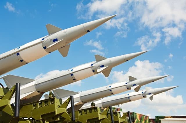  Primul duel al dronelor între puteri nucleare, drama informațională și rolul crucial al tehnologiilor avansate.