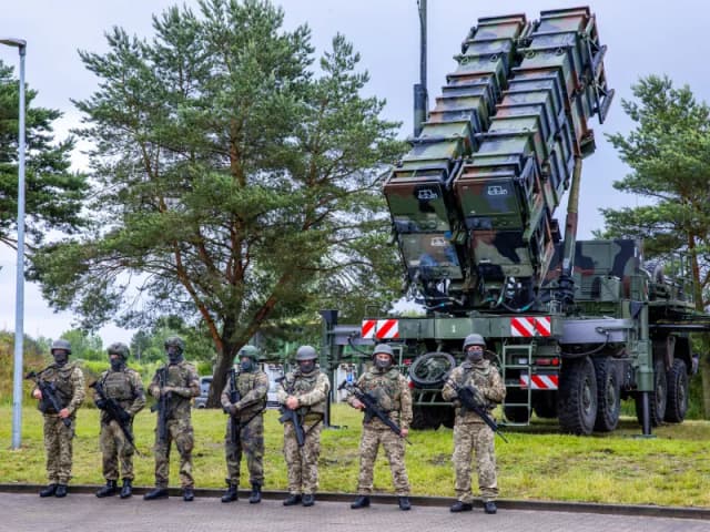 SUA exercită presiune asupra Greciei pentru a transfera baterii Patriot Ucrainei; România cedează și primește în schimb un sistem Patriot mai mic și avansat la un preț înlesnit