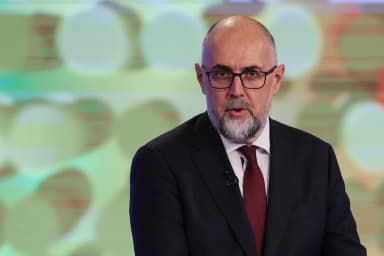 Kelemen Hunor, mesaj către maghiari, la o zi după ce Viktor Orban a lăsat să se înțeleagă că l-ar susține pe liderul AUR în alegerile din România: „George Simion a dansat pe mormintele bunicilor noștri. Simion nu este suveranist, este iluzionist. Nu este creștin, este un șarlatan”