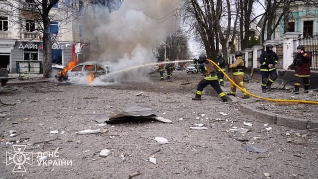  Rusia Bombardează Orașul cu Rachete Iksander în Ziua de Florii, Zeci de Victime Raportate de Ucraina
