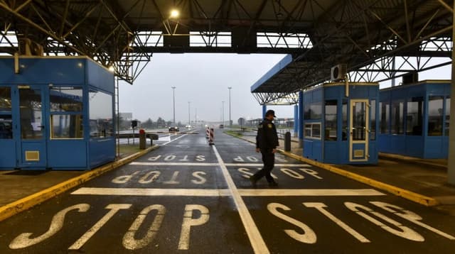  Peste 63.800 de Călători și 15.200 Vehicule Tranzitează Țara în 24 de Ore; Poliția de Frontieră Descoperă 54 de Încălcări ale Legii și Soluționează Intrările și Ieşirile Nepermisive