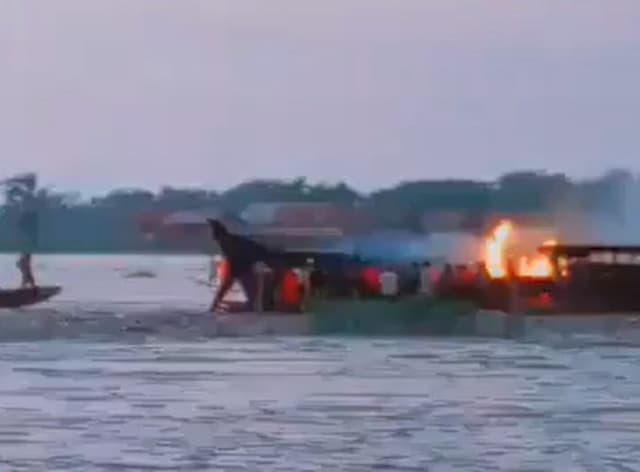  Peste 148 de vieți pierdute după incendiul devastator al bărcii HB Kongolo pe râul Congo, sute de persoane sunt încă dispărute. Supraviețuitorii încearcă să-și refacă viața în adăposturi improvizate.