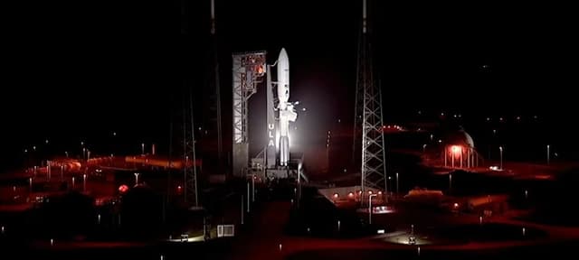 Lansarea Sateliților Kuiper de către Amazon a fost amânată din cauza vremii nefavorabile la Cape Canaveral. Compania dezvăluie noi planuri pentru activarea constelației de internet, concurând cu Starlink pe orbita Pământului. Află detalii acum!