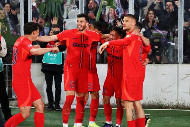  FCSB continuă ofensiva după triumful cu U Cluj, țintește un record impresionant de puncte în campionat.
