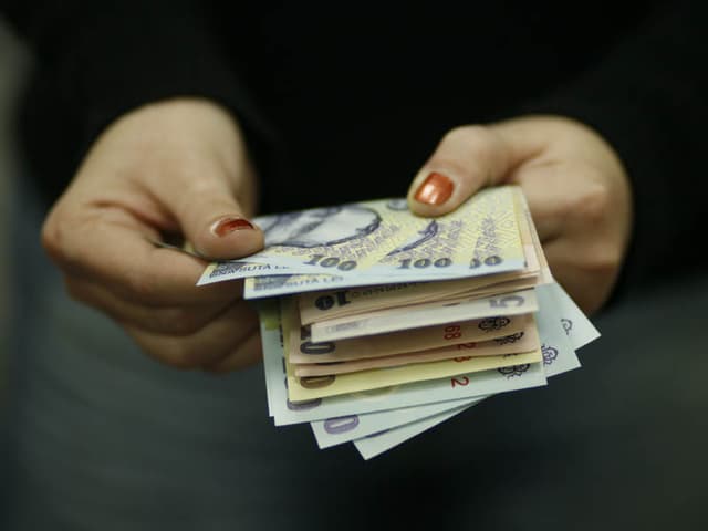  Previziuni de depreciere între 3-5% și 15-20% după turul 1 al alegerilor prezidențiale‍‍‍‍