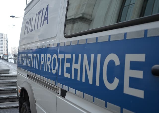 Proiectil din Al Doilea Război Mondial Descoperit în Pădurea Galațiului - Alertarea Apelului 112 și Intervenția Echipei Pirotehnice pentru Neutralizare