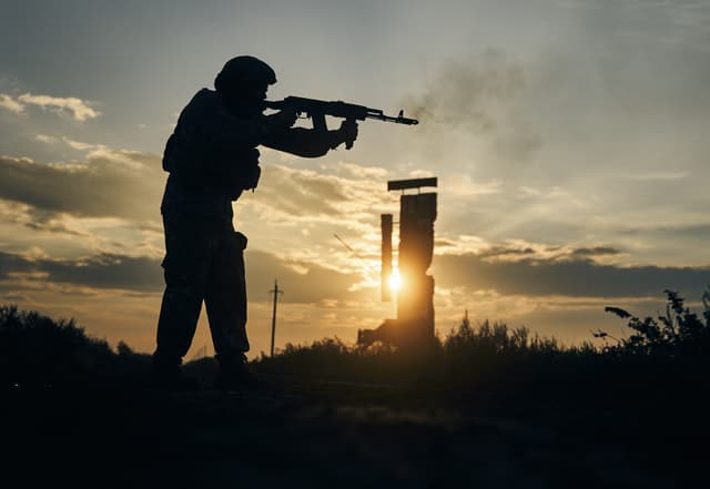  Rusia Amenință cu Cucerirea Harkov și Sumî, Solicitând Retragerea Ucraineană pentru Încetarea Focului
