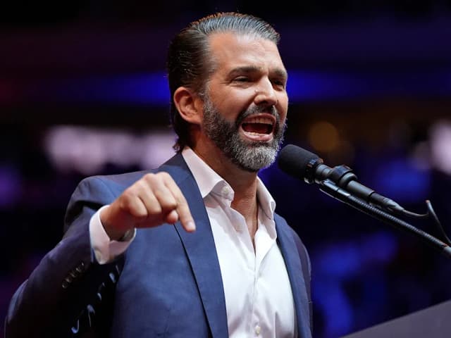  Ce Caută Fiul Fostului Președinte American în România Înaintea Alegerilor Prezidențiale din 2025? Afaceri sau Politică? Descoperă Agenda Evenimentului Trump Business Visionși Cum Abordează Temele Economice și Politice Sensibile.