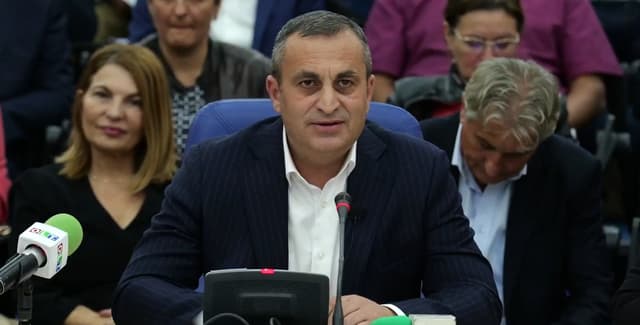  PSD Domină cu 98 de Primari, Voturile PNL Rămân în Umbra PSD în Județul Olt - Antonescu Nu Poate Reivindica Victoria