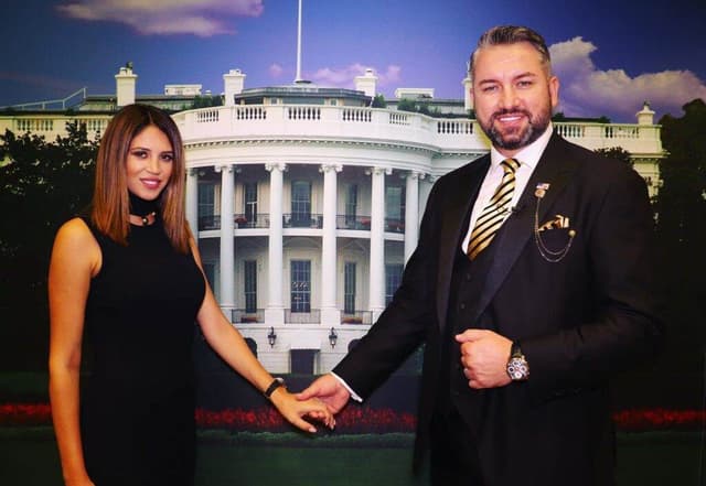  De la baruri din America la omul de la Mar-a-Lago în echipa lui Donald Trump. Descoperă povestea fascinantă a antreprenorului ce conduce una dintre cele mai mari firme de transport din SUA.