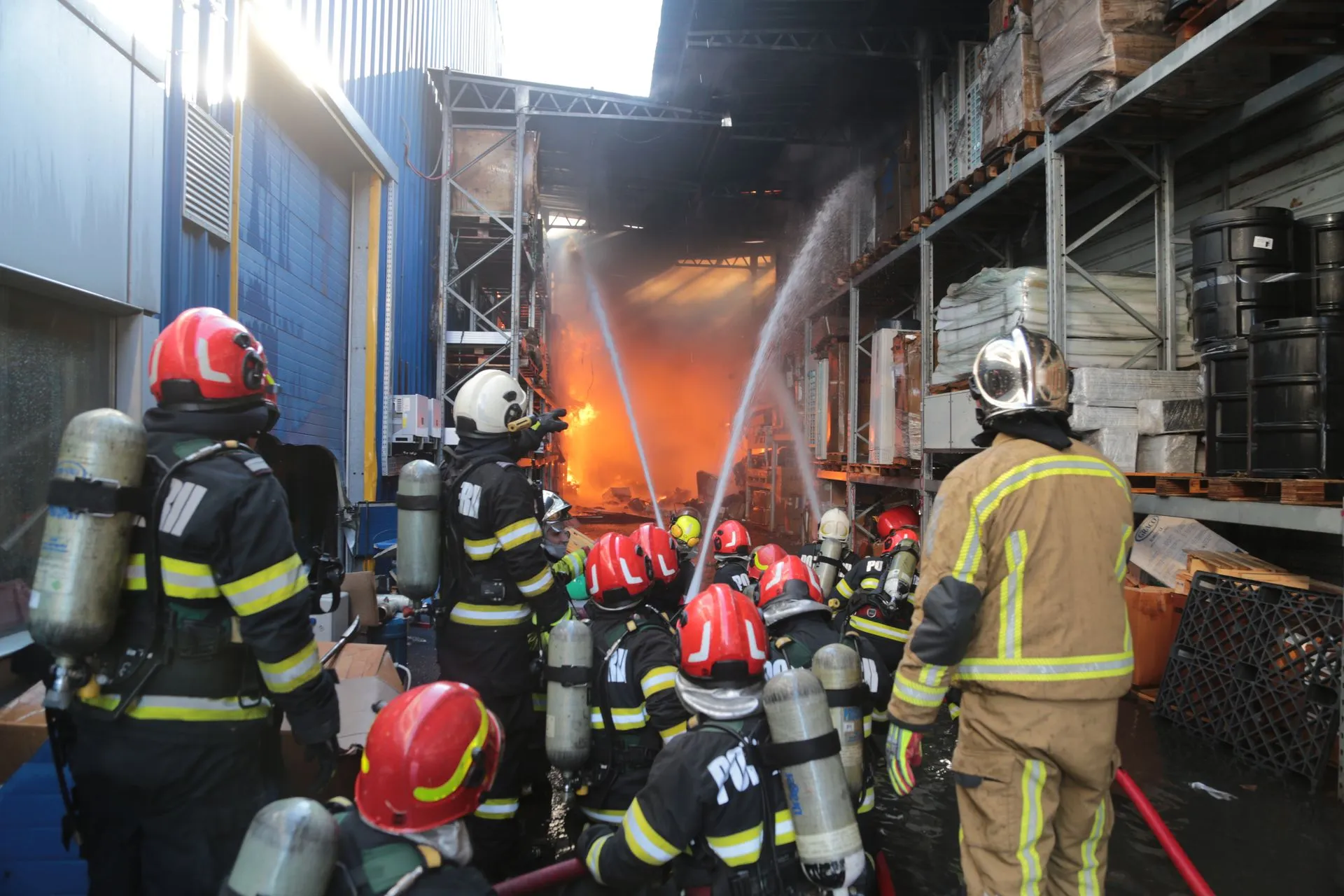 București, Lamotești: 37 evacuate dintr-un incendiu de apartament