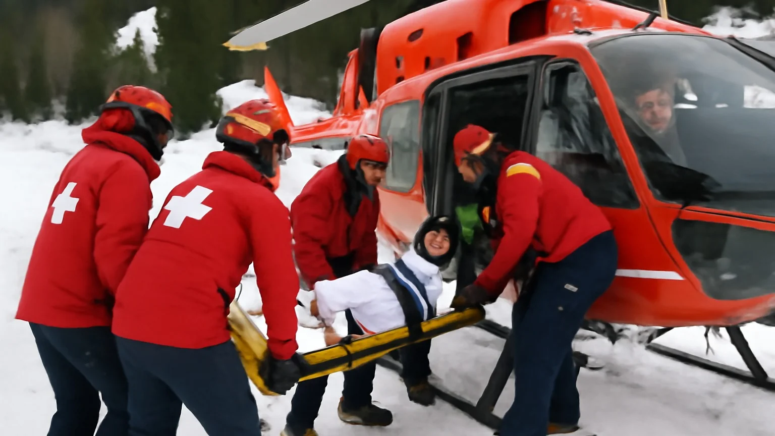 Lindsey Vonn suferă un accident grav la JO Milano‑Cortina; transportată la spital, în stare stabilă