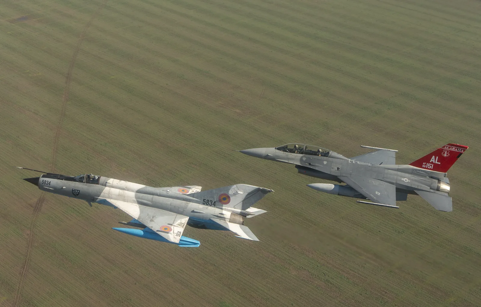 RO-Alert în șase județe: drone, F-16 ridicate