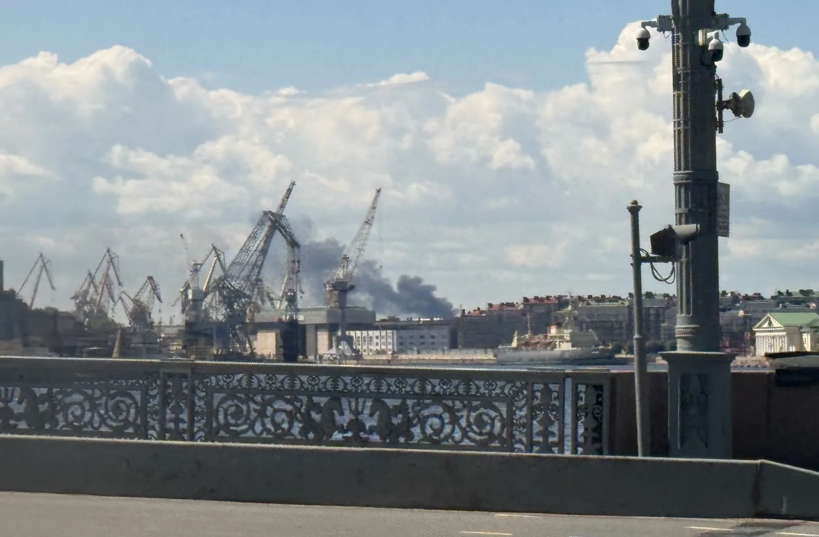 Trump cere pauză pe rafinării; incendiu la Samara